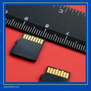 Tidak dilengkapi dengan Slot MicroSD.