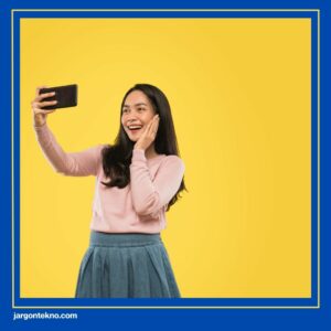 Oppo Reno 8 Pro dilengkapi kamera berkualitas untuk selfie.