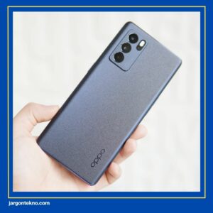 Desain Oppo Reno7 yang menawan dan elegan.